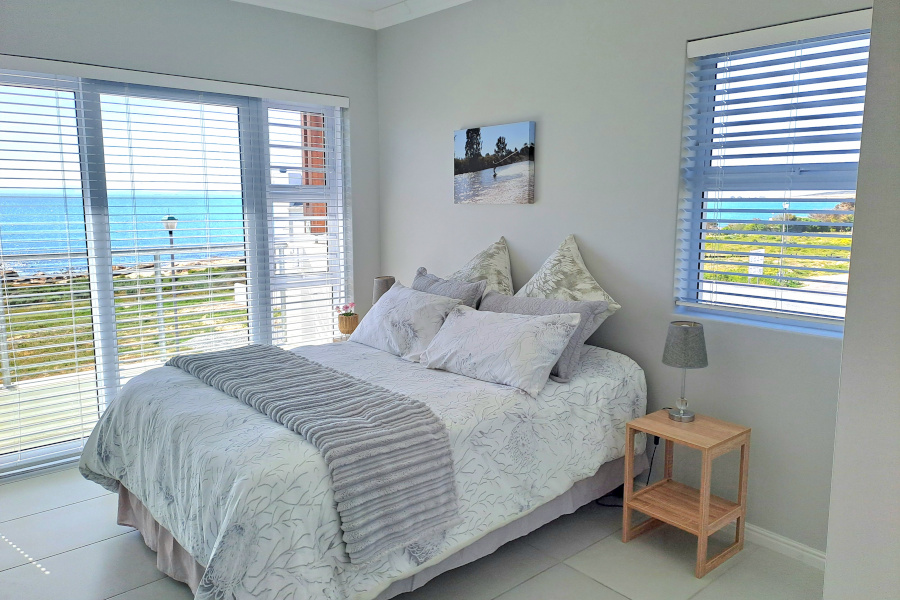 west-coast-rock-house-2